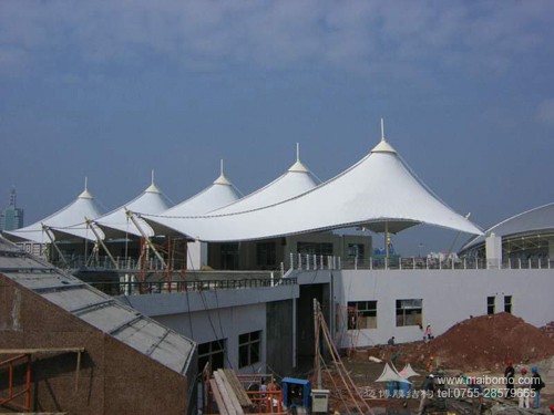 商業(yè)街屋頂遮陽膜結(jié)構(gòu)二