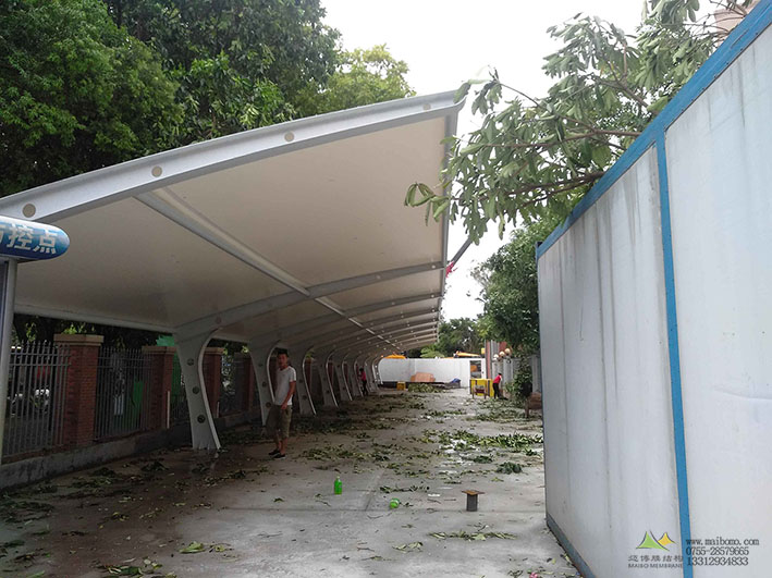 膜結(jié)構(gòu)車棚的特點(diǎn)