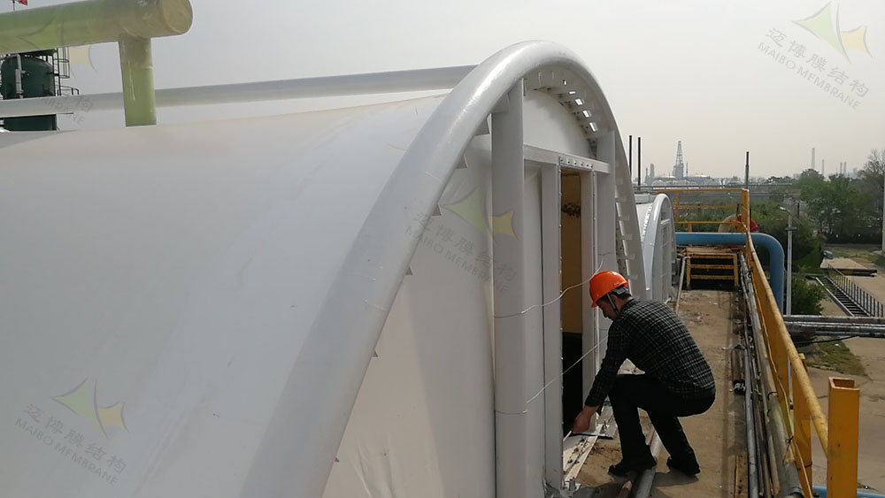中石化勝利油污水池反吊膜
