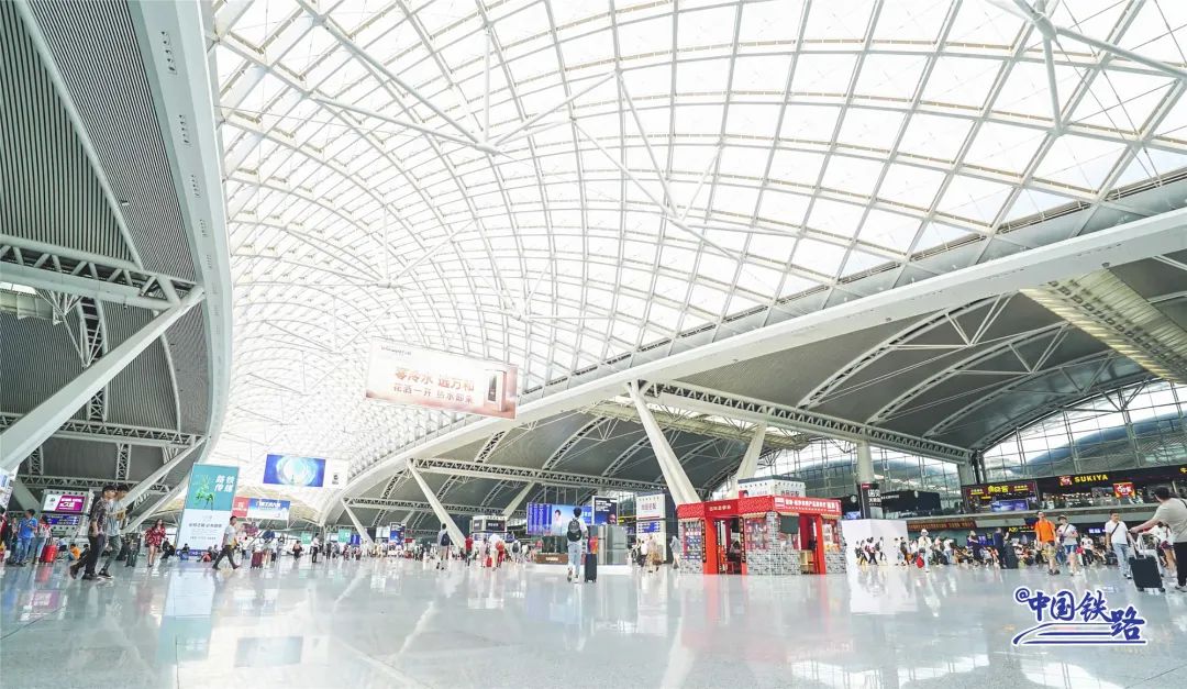 膜結(jié)構(gòu)車棚 膜結(jié)構(gòu)車棚