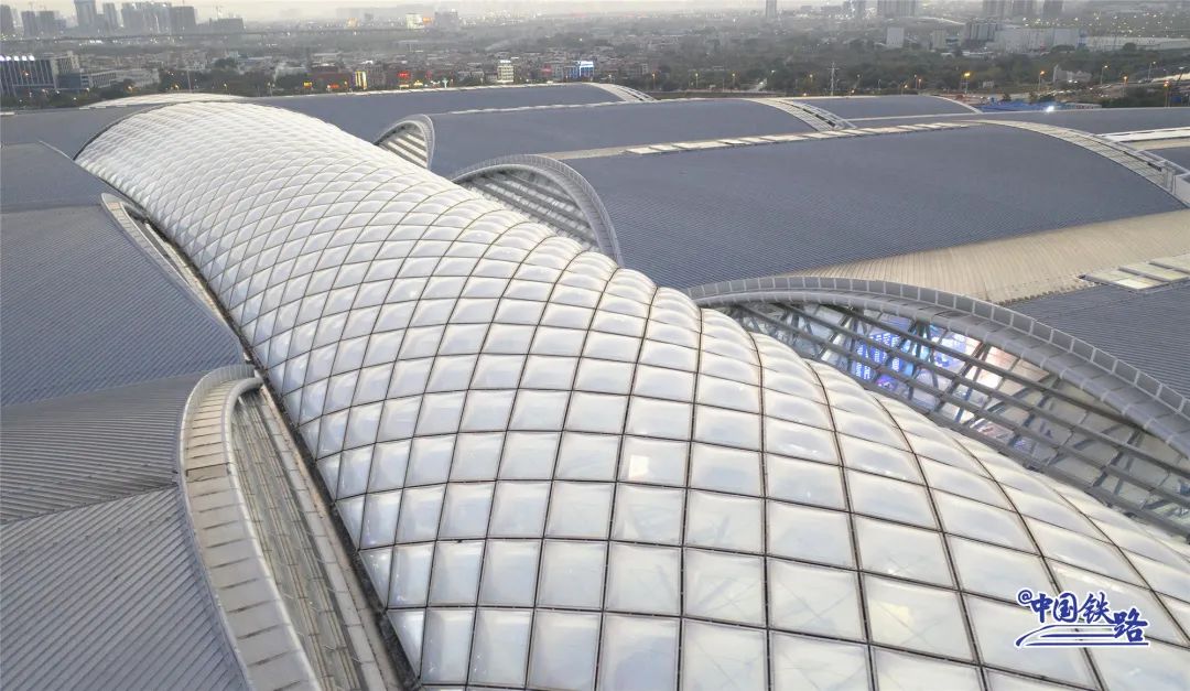 膜結(jié)構(gòu)車棚